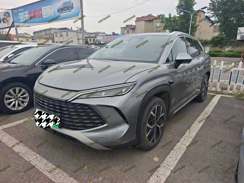 BYD L DM-i 2025