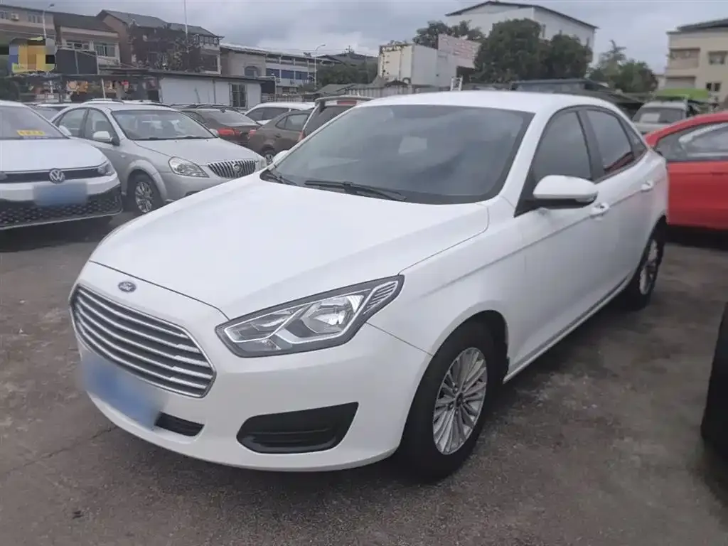 Ford Escort 2017 — фото 1 из 25
