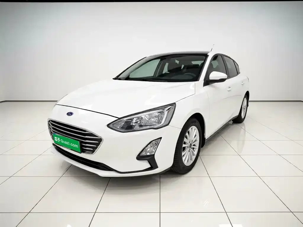 Ford Focus 2019 — фото 1 из 25
