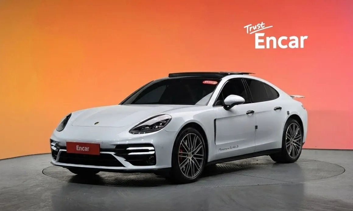Porsche Panamera 2018 — фото 1 из 20