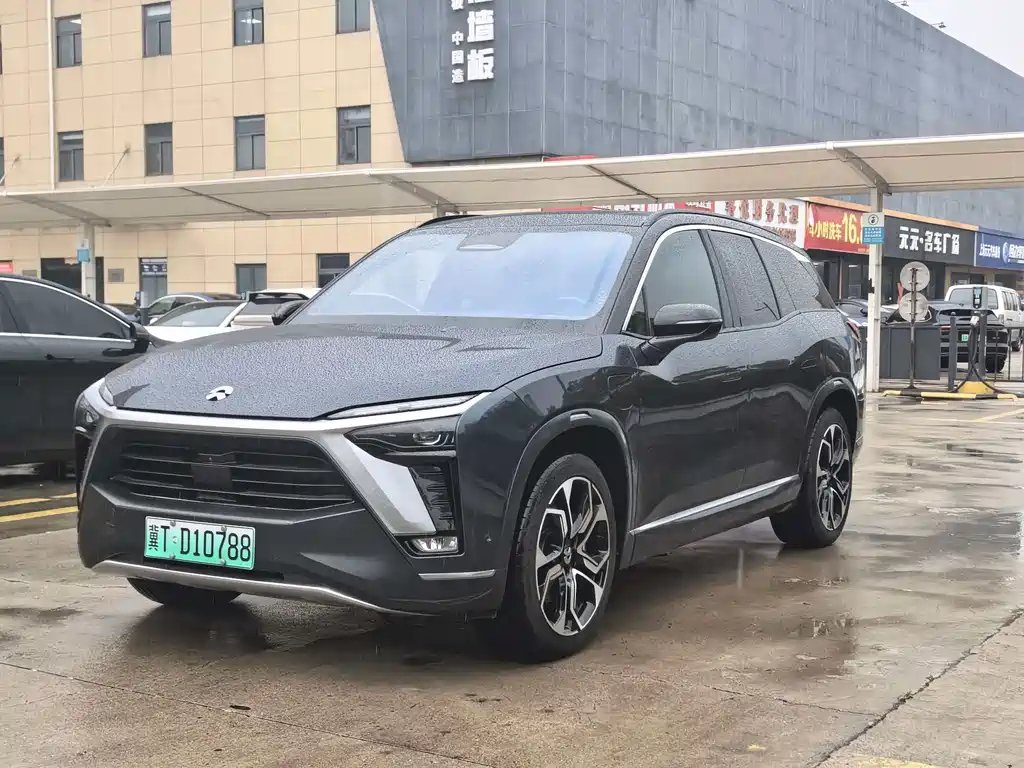 NIO ES8 2021