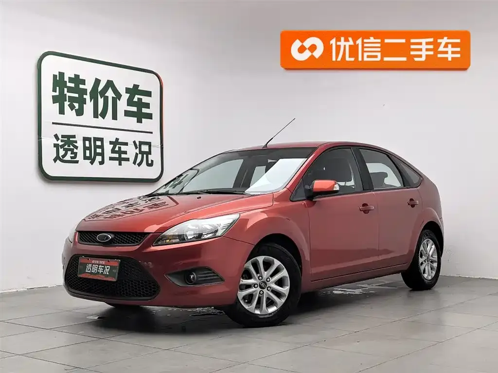 Ford Focus 2014 — фото 1 из 24
