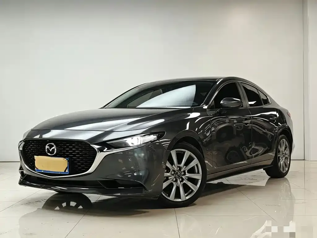 Mazda 3 Axela 2021 — фото 1 из 19