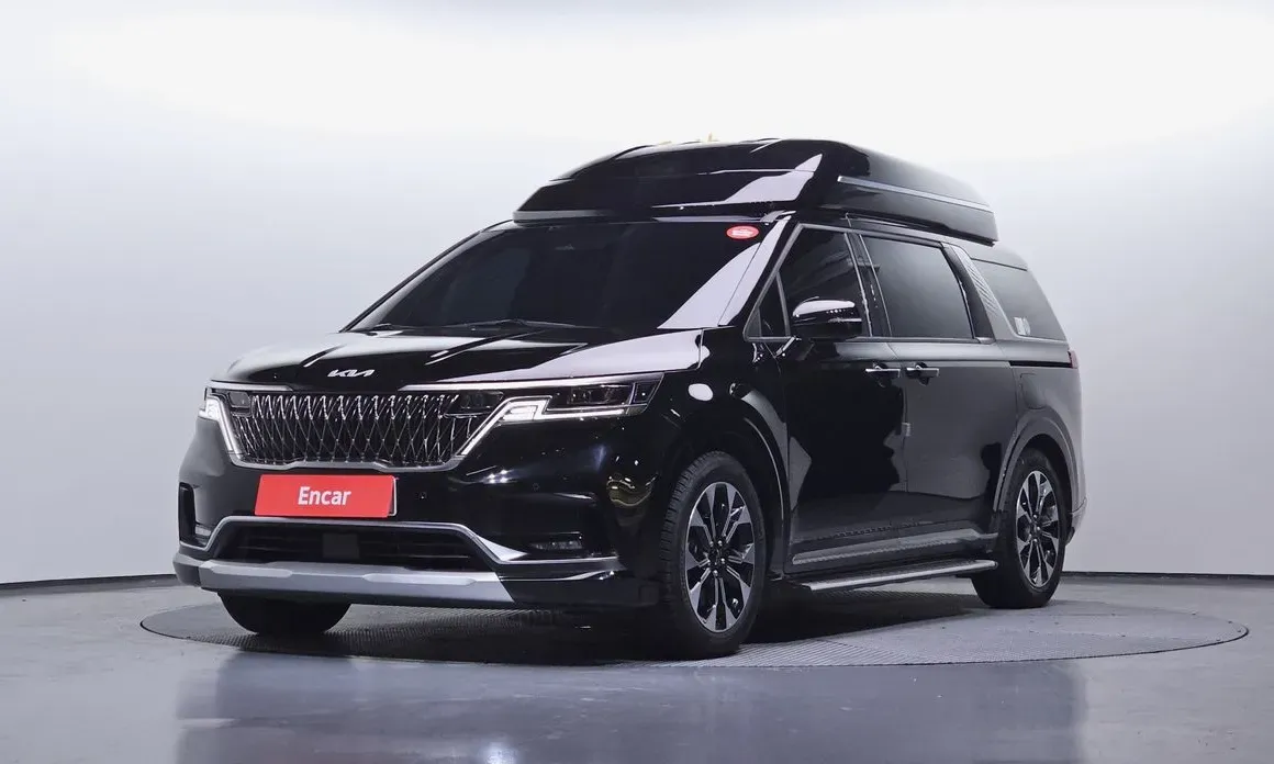 Kia Carnival 2022 — фото 1 из 5