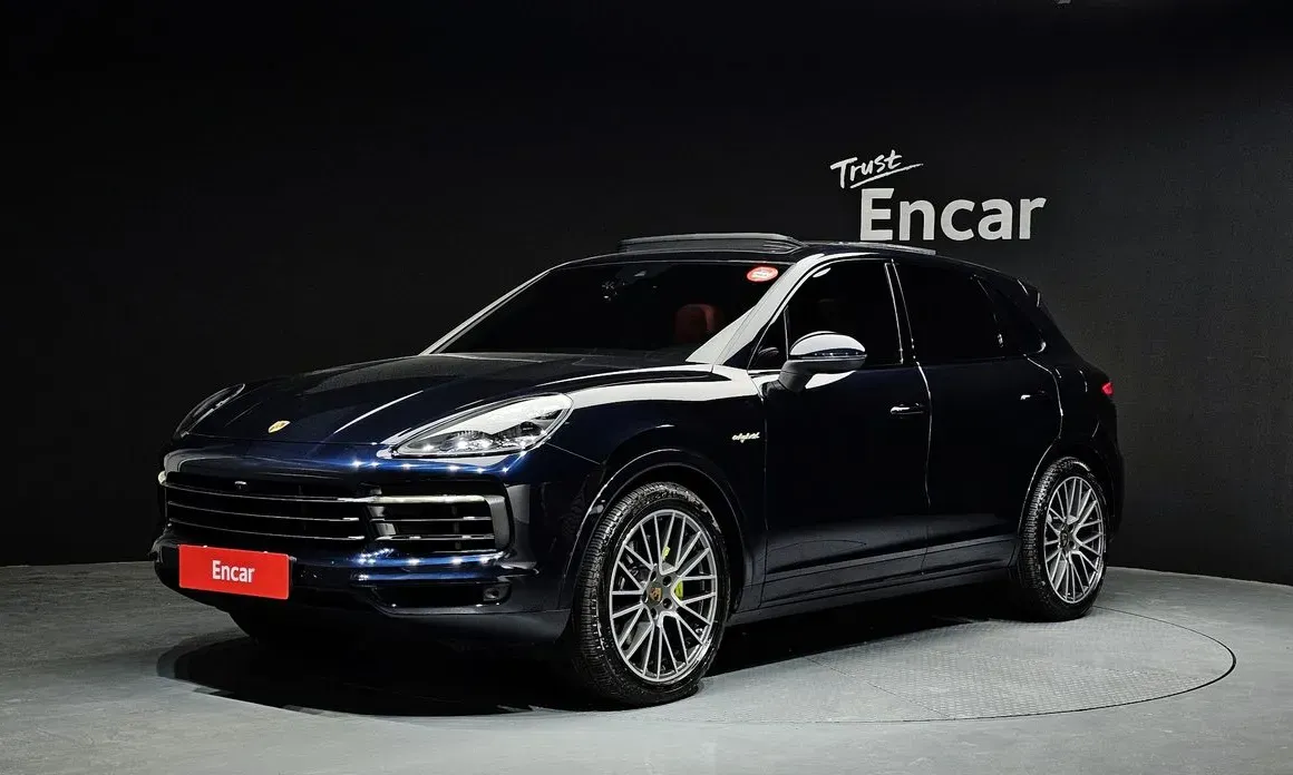 Porsche Cayenne 2020 — фото 1 из 5