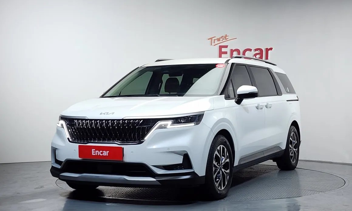 Kia Carnival 2023 — фото 1 из 20