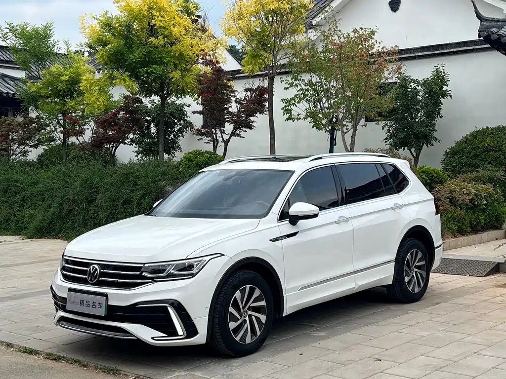 Volkswagen TiguanLPHEV 2022