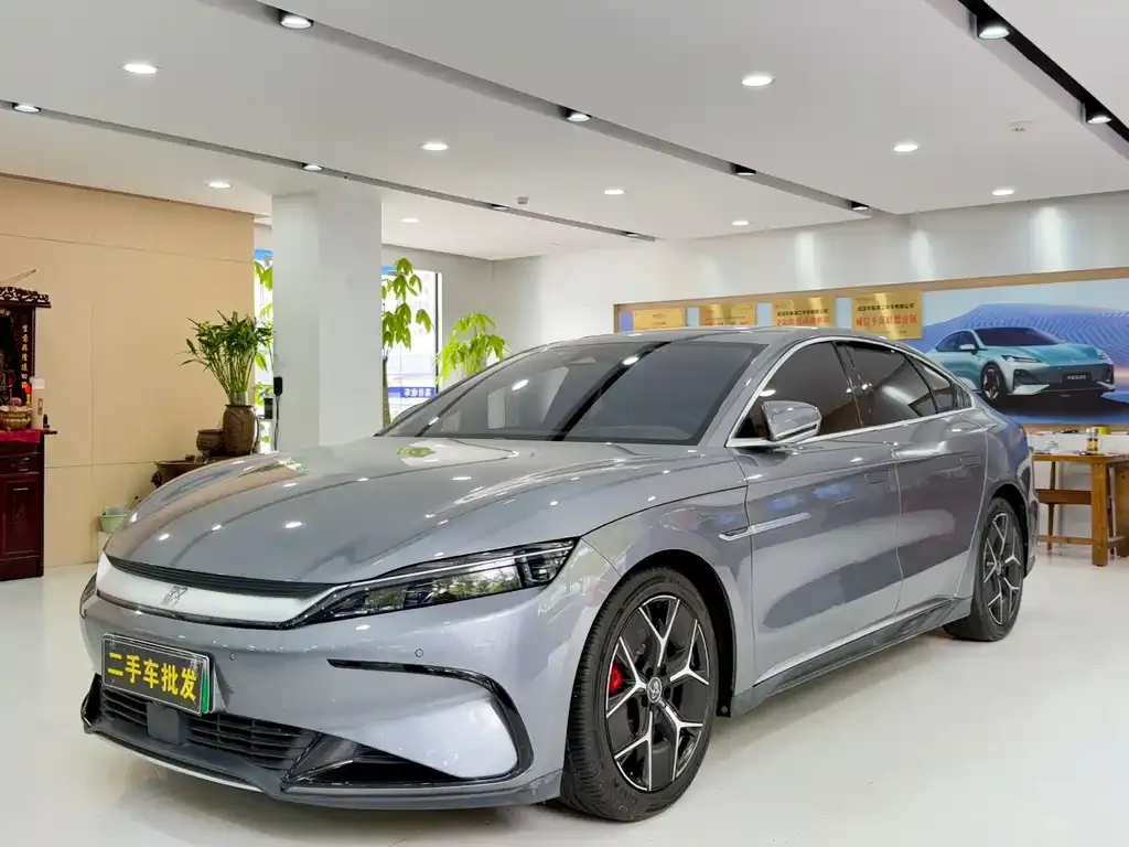 BYD Han 2023 — фото 1 из 16