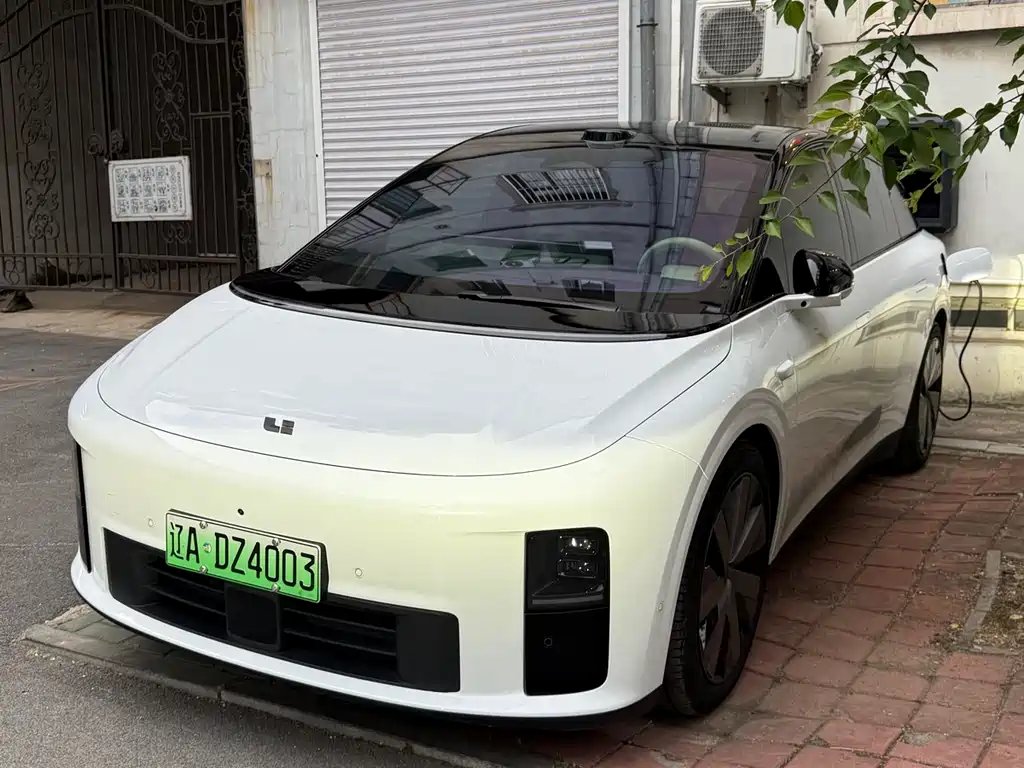 Li Auto Lii6 2025