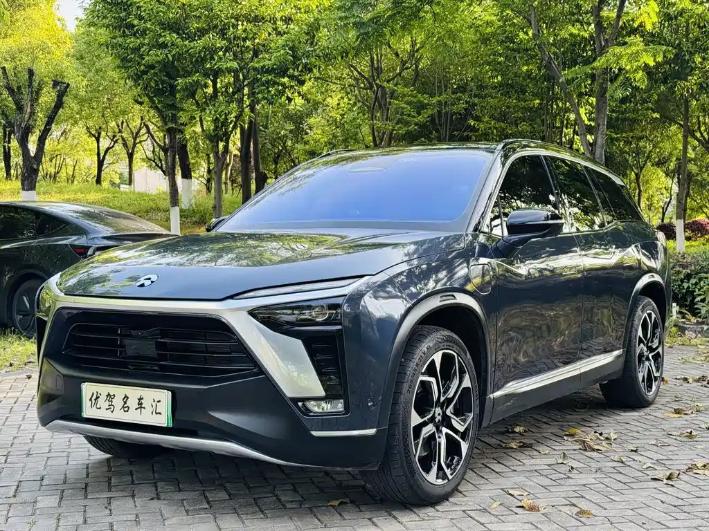 NIO ES8 2021