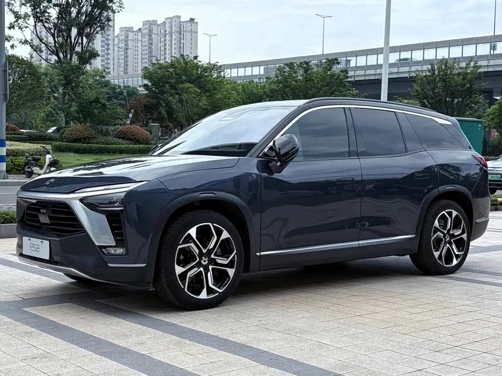 NIO ES8 2021
