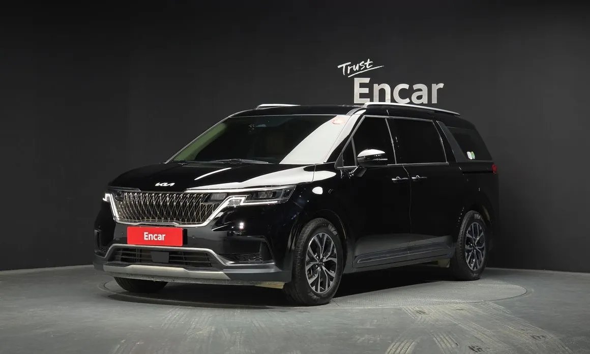 Kia Carnival 2023 — фото 1 из 20