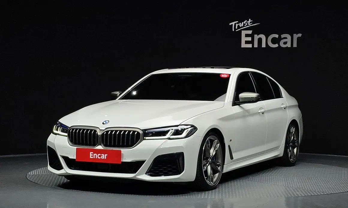 BMW 5-Series 2022 — фото 1 из 20