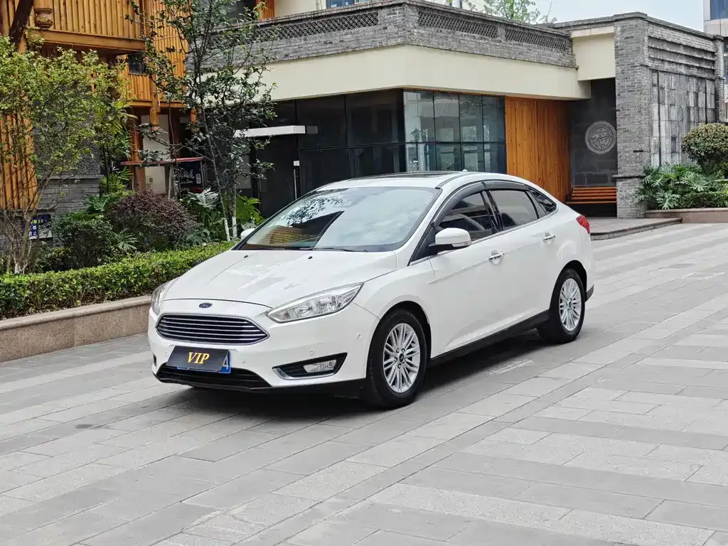 Ford Focus 2017 — фото 1 из 14