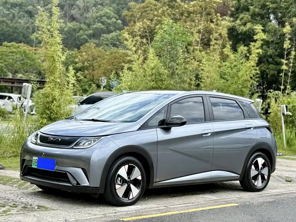 BYD Dolphin 2023