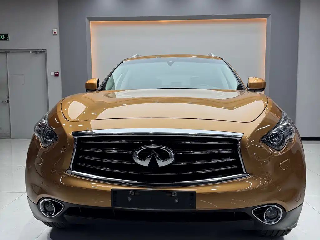 Infiniti QX70 2014