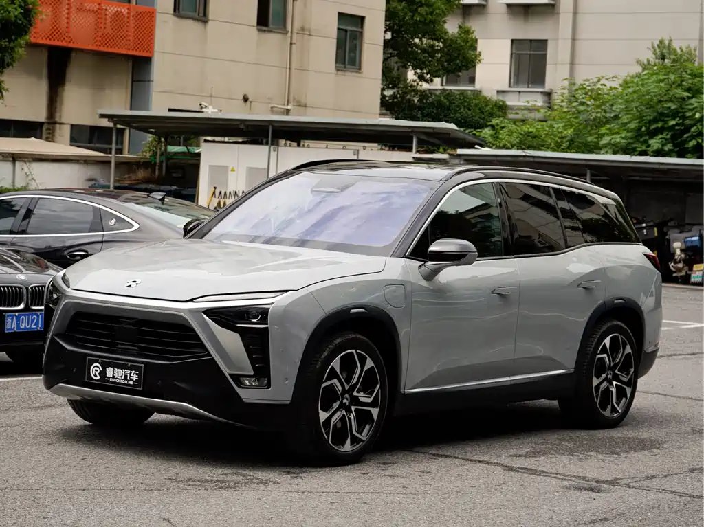 NIO ES8 2021