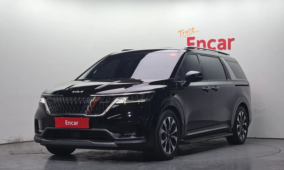 Kia Carnival 2022 — фото 1 из 20