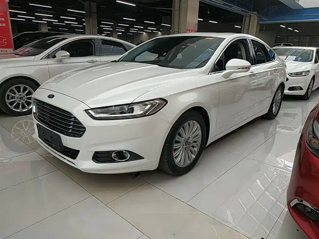 Ford Mondeo 2016 — фото 1 из 25