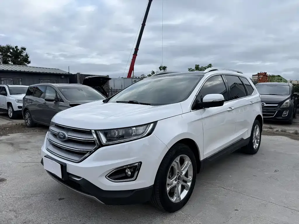 Ford Edge 2017 — фото 1 из 9