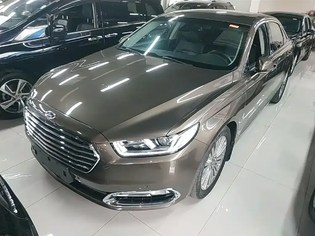 Ford Taurus 2016 — фото 1 из 25