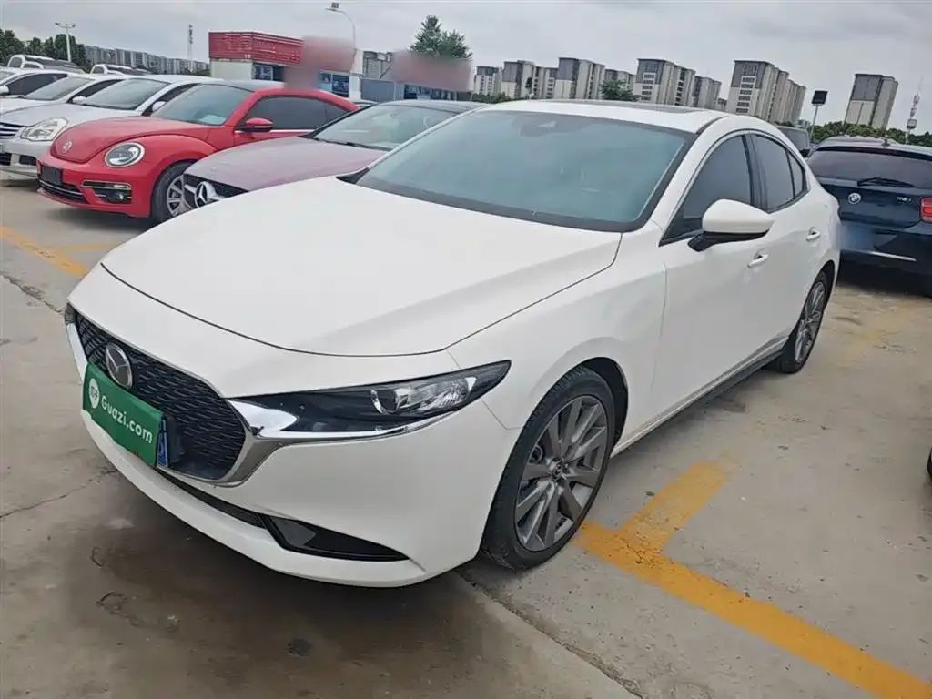 Mazda 3 Axela 2023 — фото 1 из 25