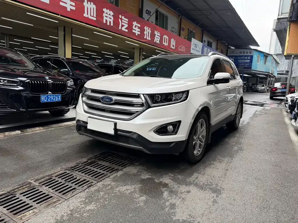 Ford Edge 2018 — фото 1 из 17