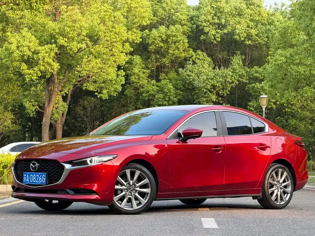 Mazda 3 Axela 2024 — фото 1 из 24