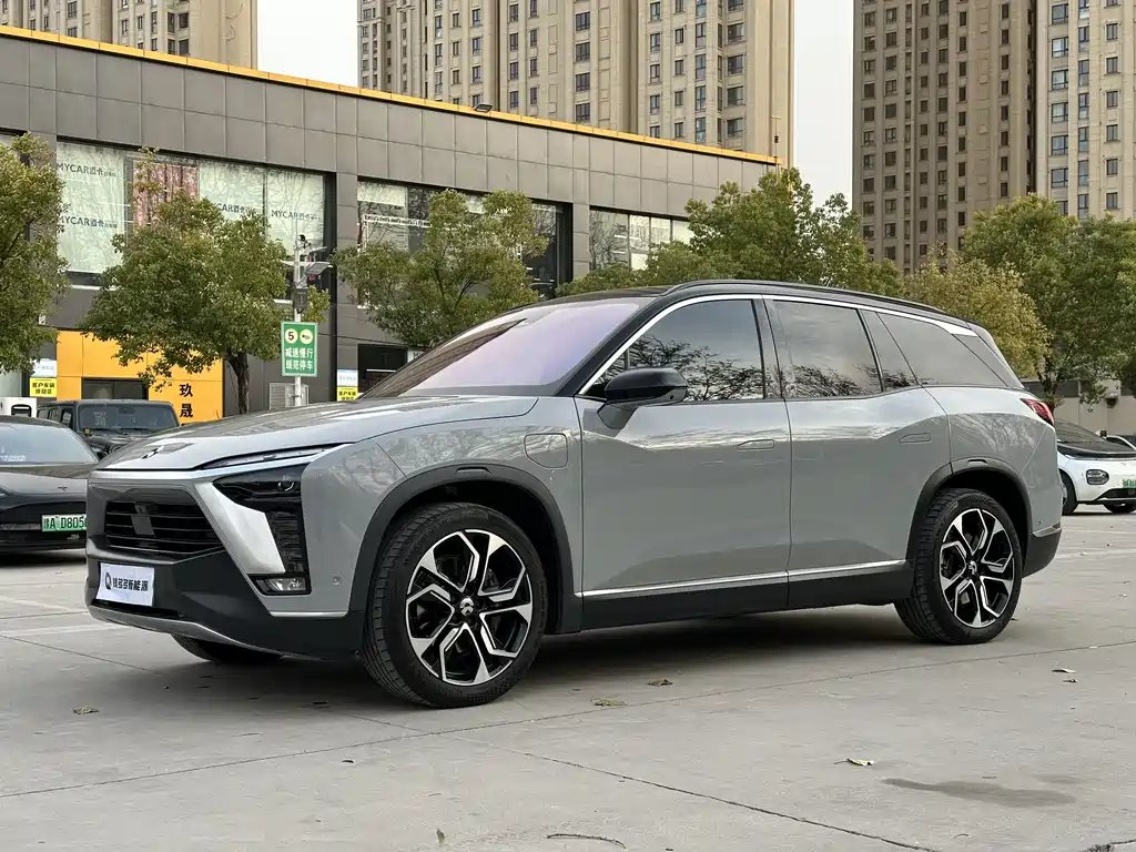 NIO ES8 2021