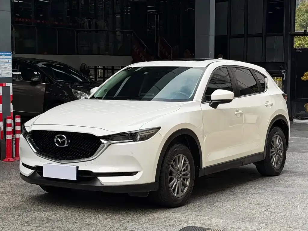 Mazda CX-5 2018 — фото 1 из 18