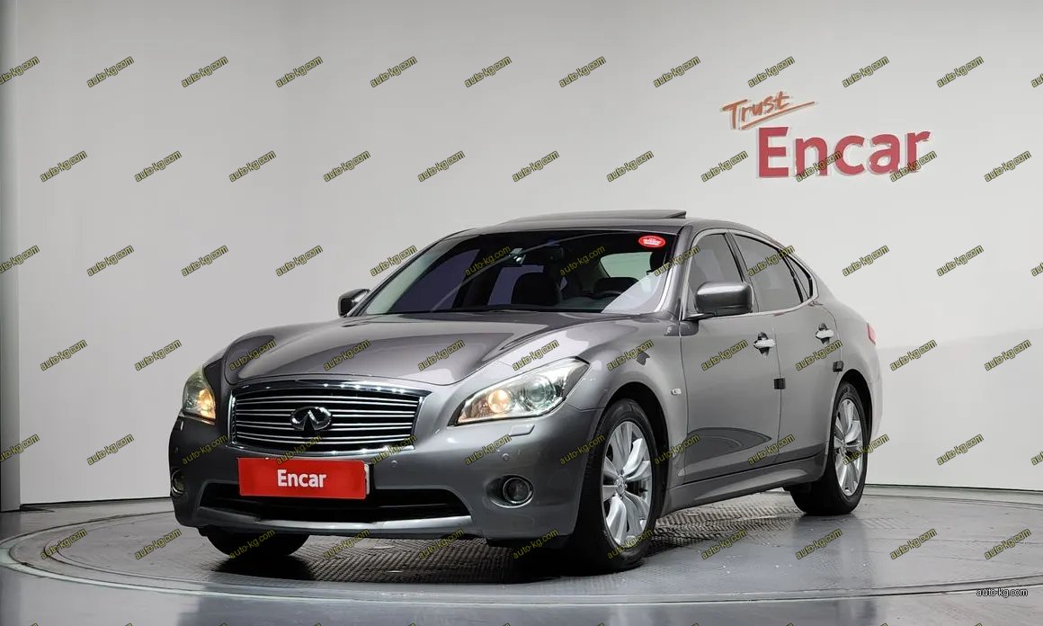 Infiniti M 2011
