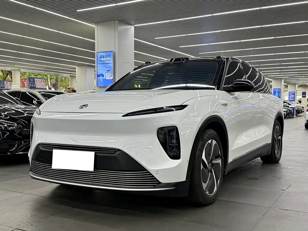 NIO ES8 2024