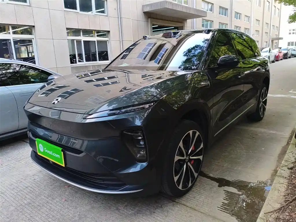 NIO ES8 2023