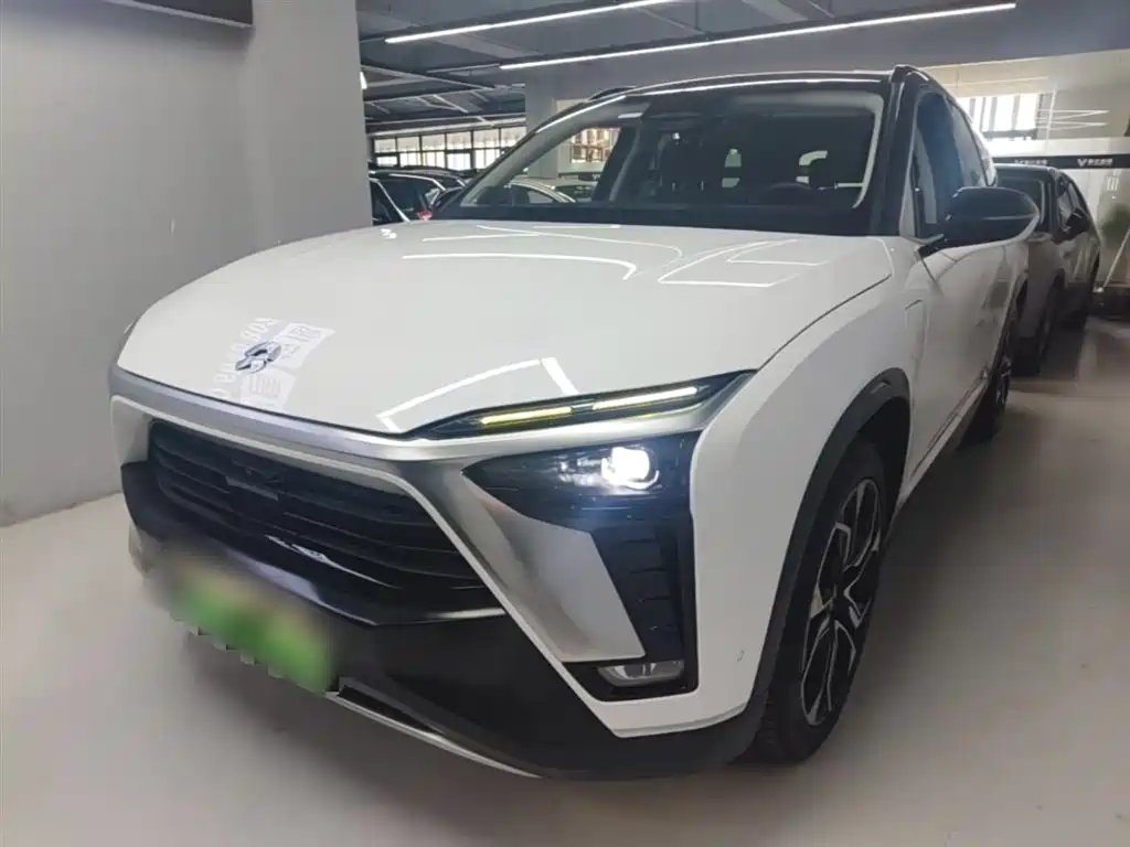 NIO ES8 2021