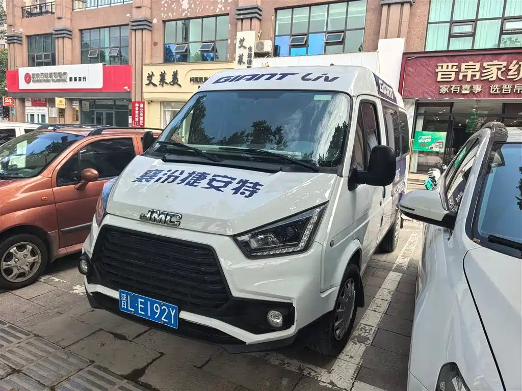 JMC Tesla 2021