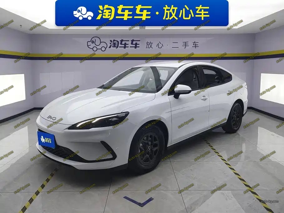 BYD Seal 05 DM-i 2025