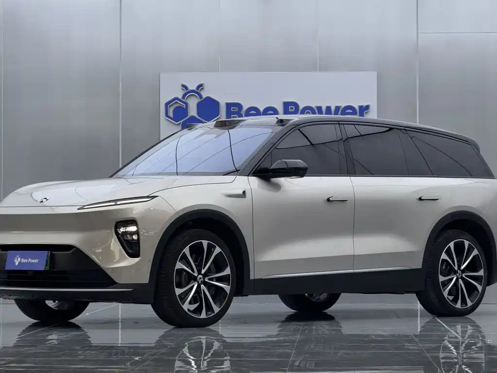 NIO ES8 2023