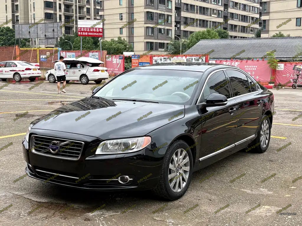 Volvo S80L 2013