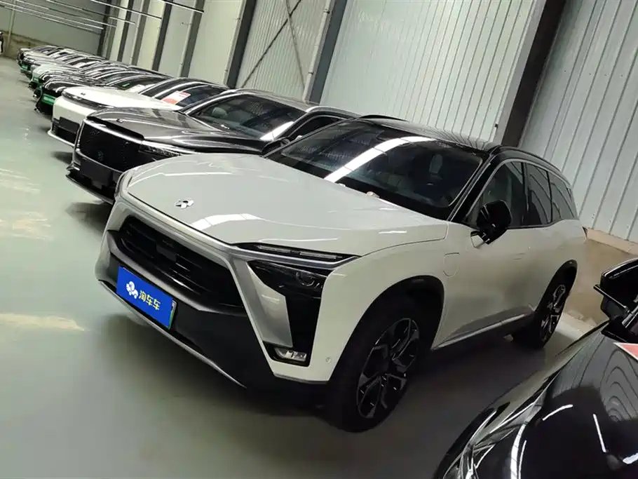 NIO ES8 2021