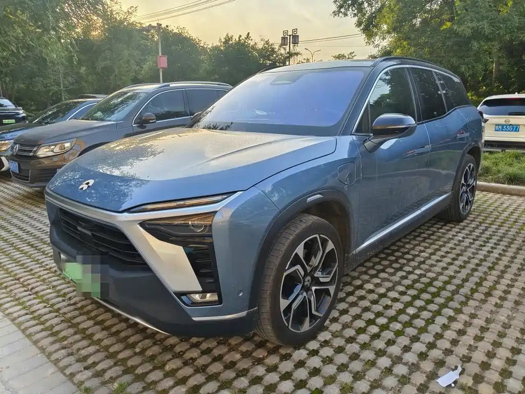 NIO ES8 2021