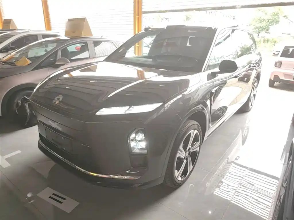 NIO ES8 2025