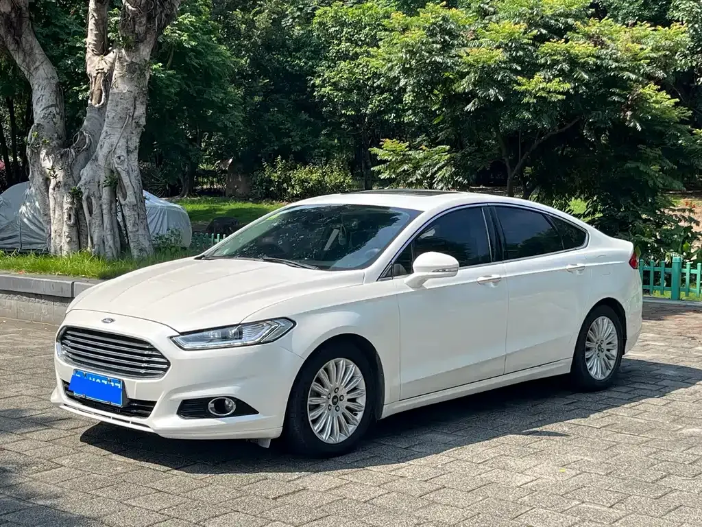 Ford Mondeo 2016 — фото 1 из 15