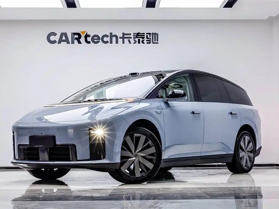 Li Auto Lii8 2025 — фото 1 из 5