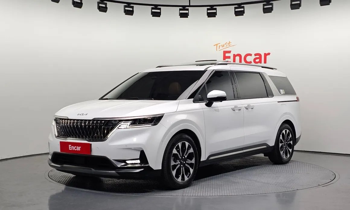 Kia Carnival 2023 — фото 1 из 20