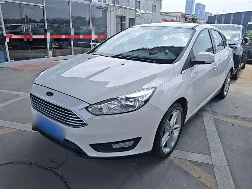 Ford Focus 2021 — фото 1 из 25