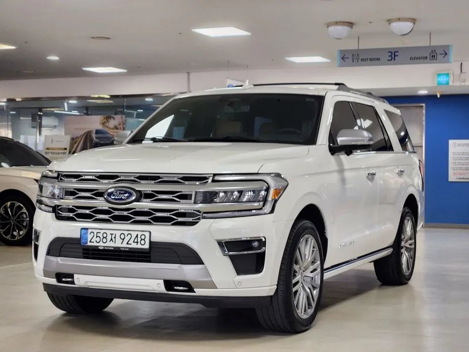Ford Expedition 2023