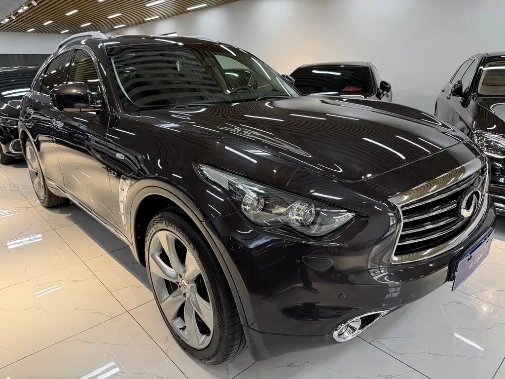 Infiniti QX70 2014