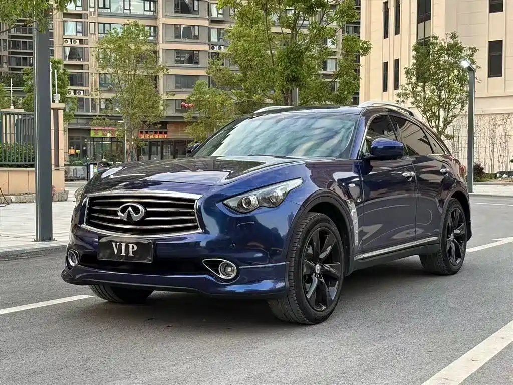 Infiniti QX70 2014