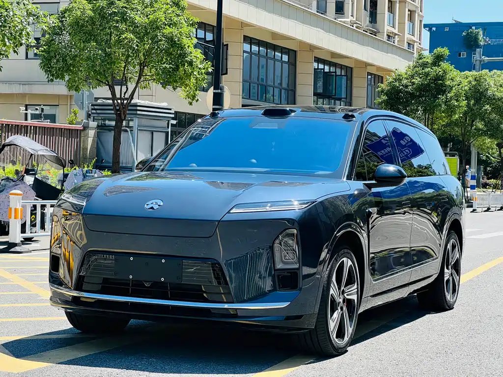 NIO ES8 2025