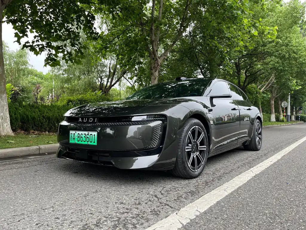 AudiAUDI AudiE5 Sportback 2025